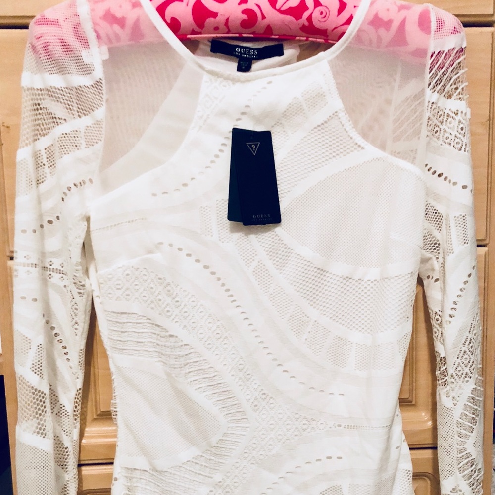 NWT Guess pattern mesh top M